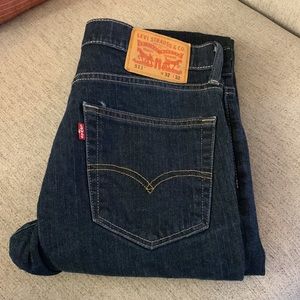 Levi’s 511 32x32 dark blue jeans